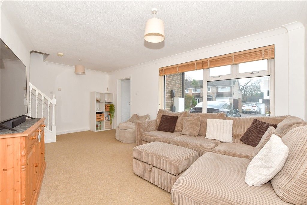 Property photo 2 of 15 Lounge