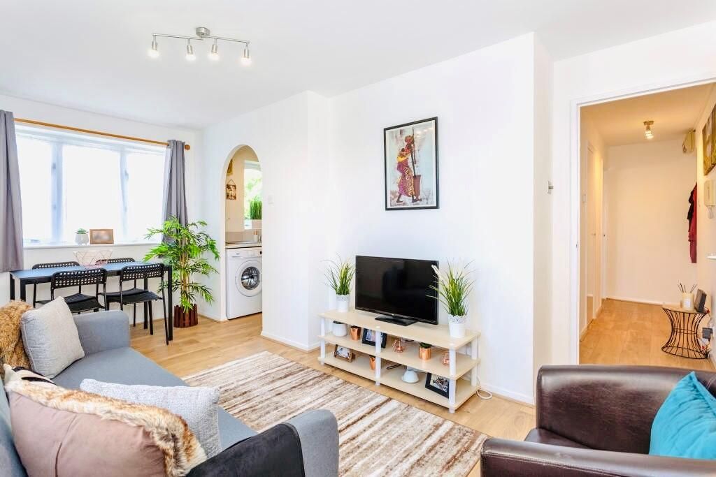 Property photo 2 of 9