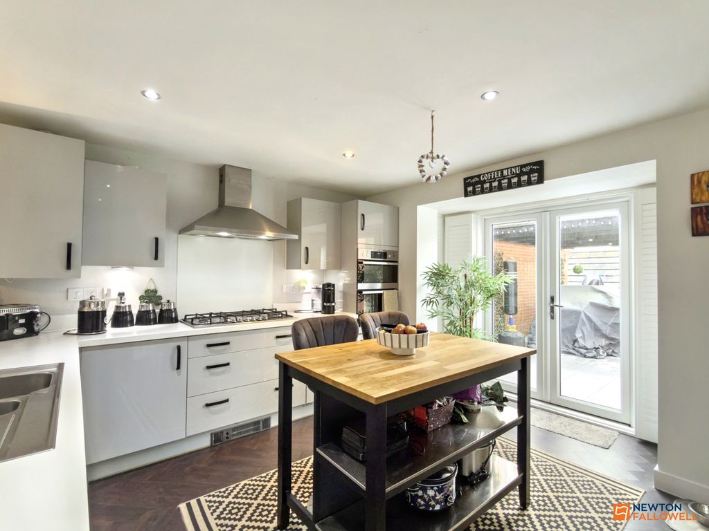 Property photo 3 of 34