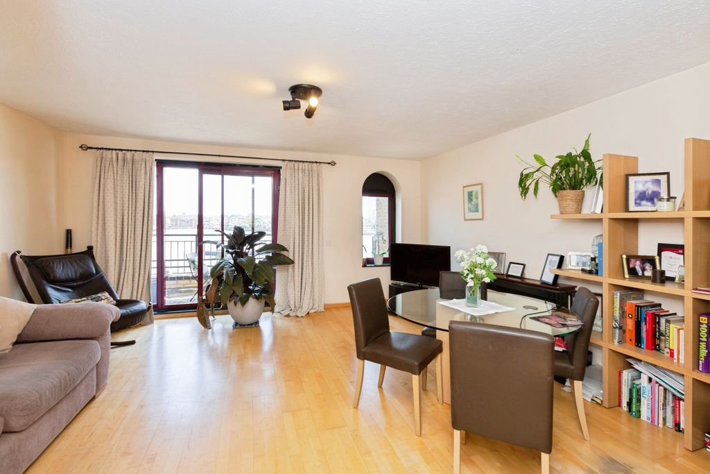 Property photo 1 of 18 1