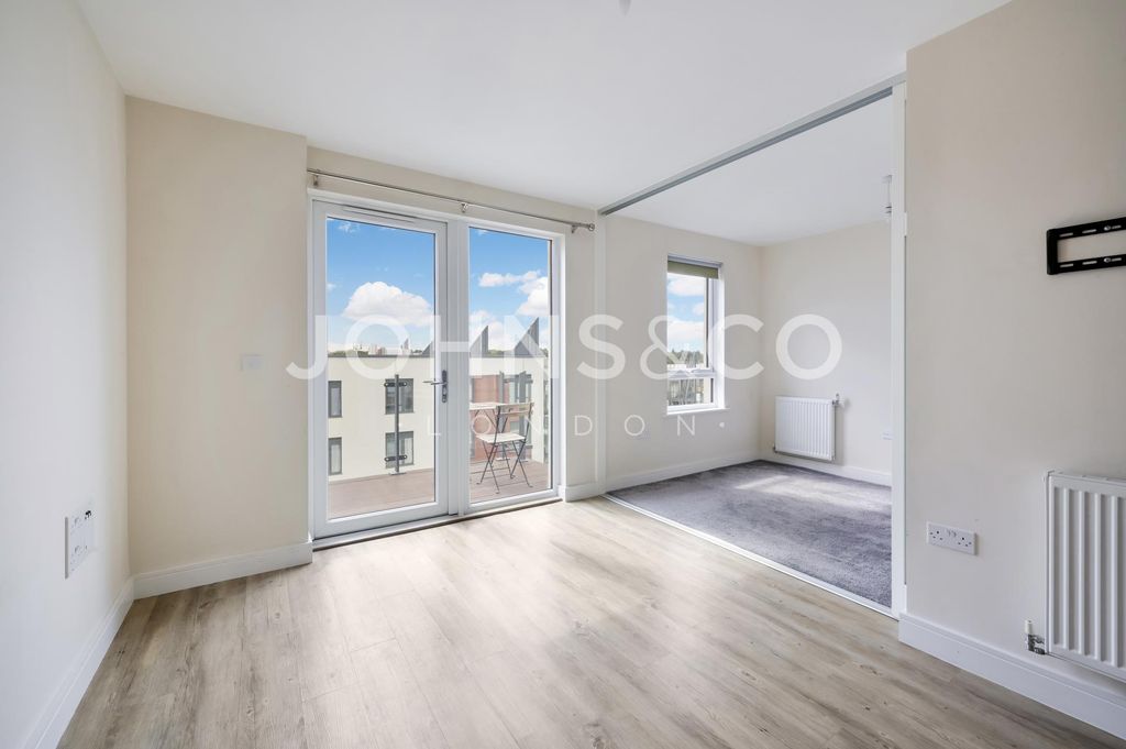 Property photo 3 of 12