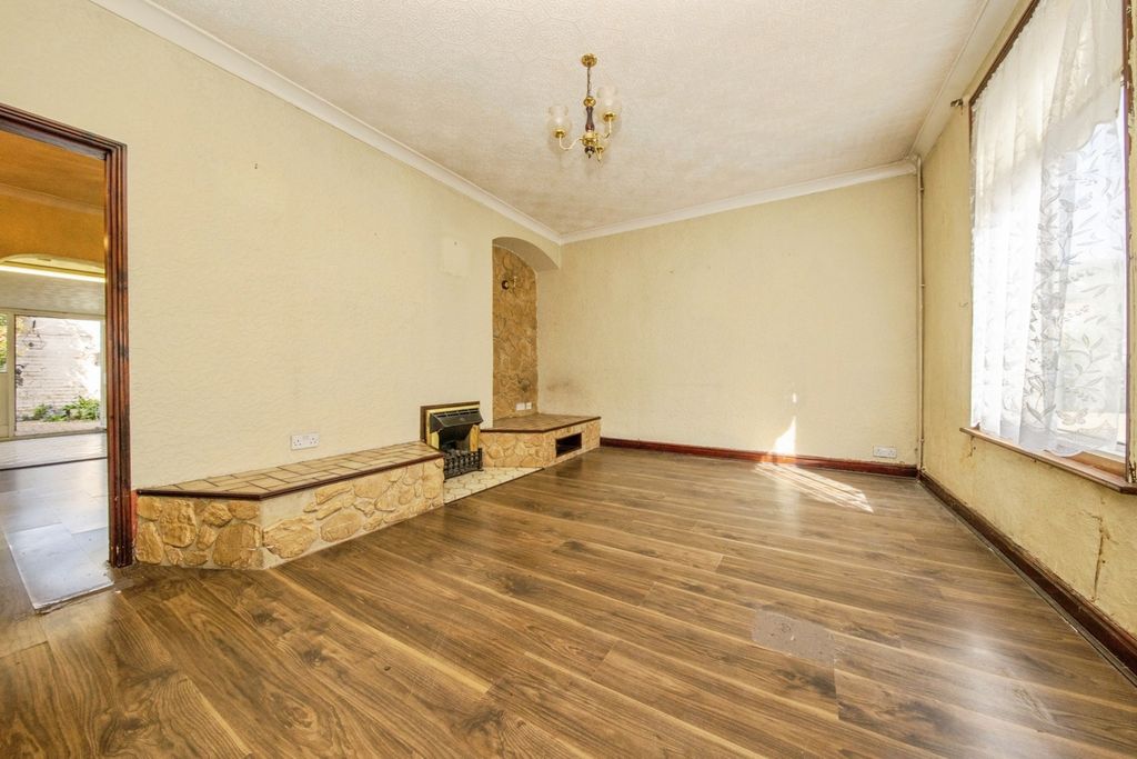 Property photo 2 of 16 Pbox-Img.Jpg