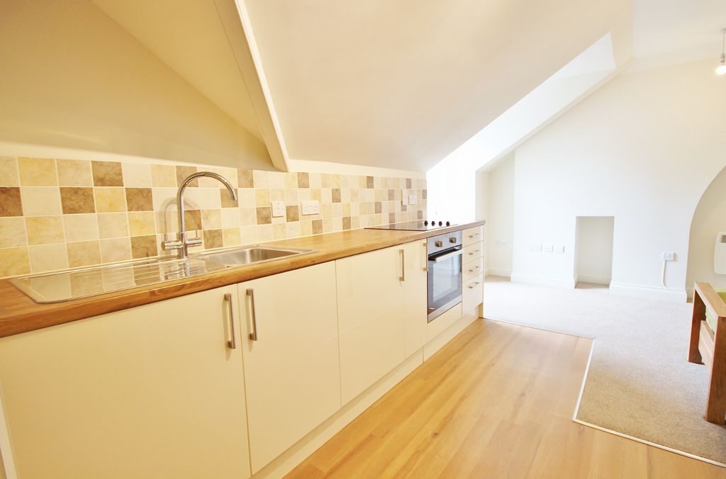 Property photo 3 of 5 Img_1203_3_Original