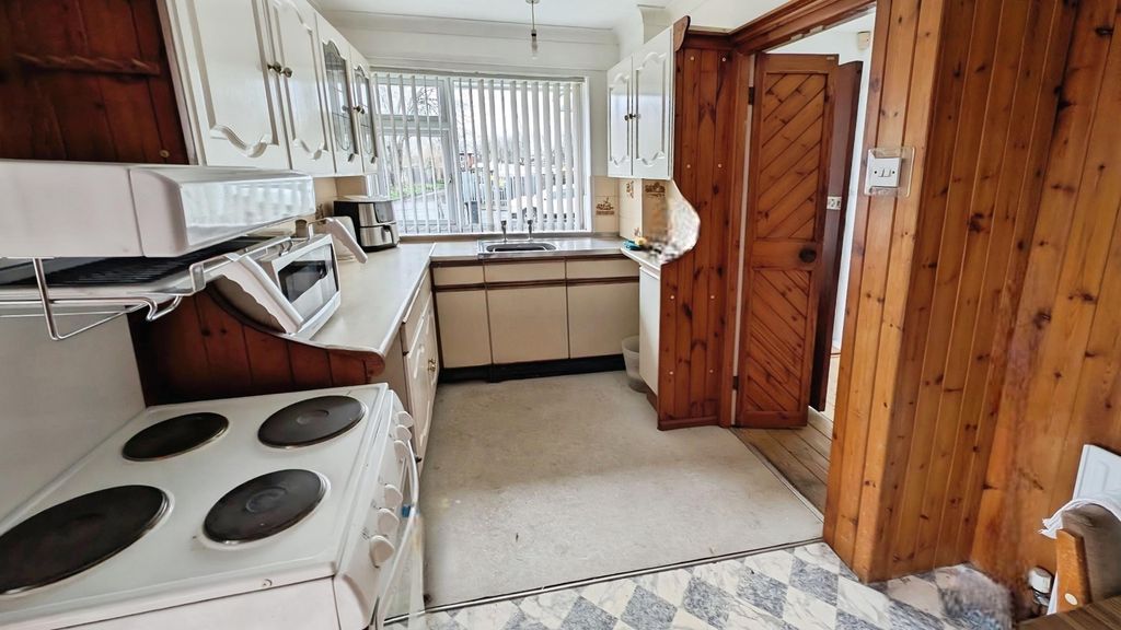 Property photo 3 of 16 Pbox-Img.Jpg