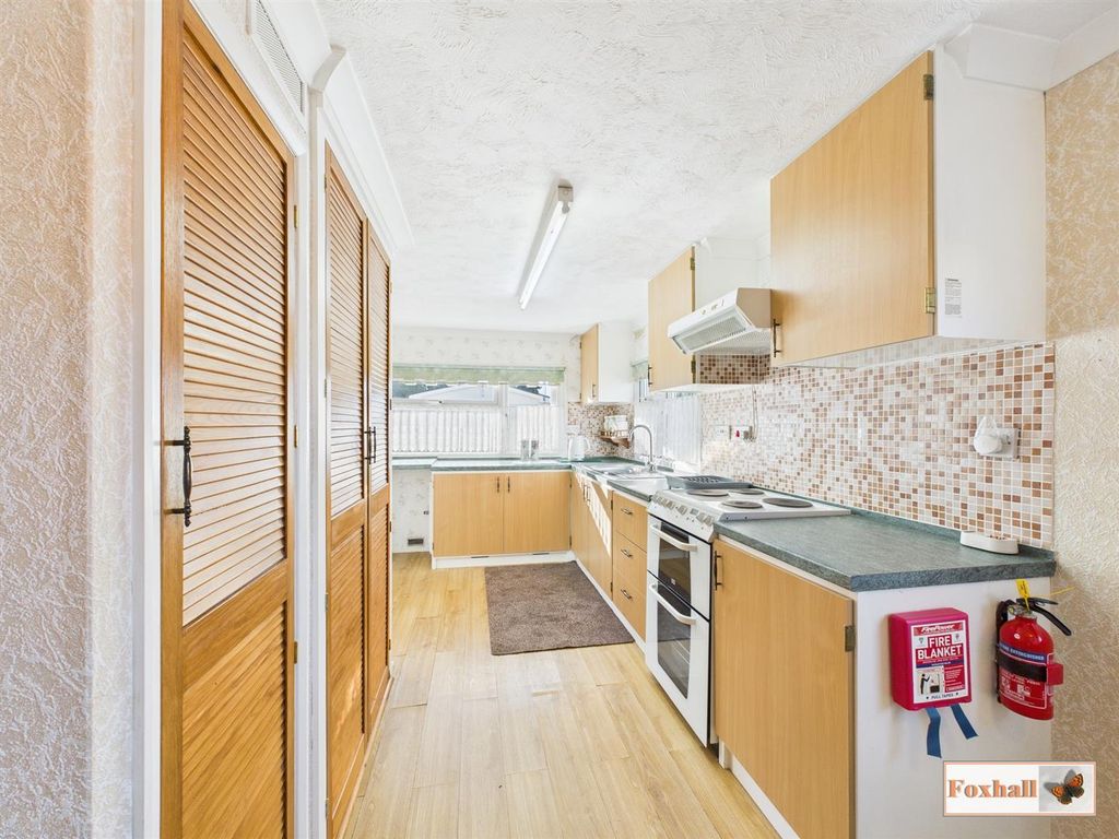 Property photo 2 of 15 Kitchen