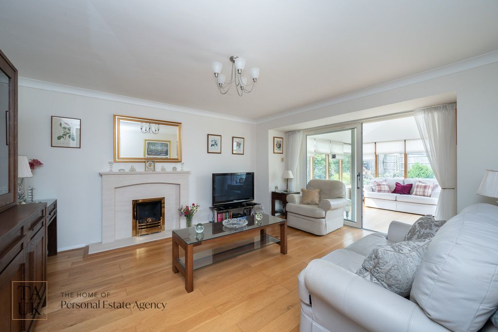 Property photo 2 of 21