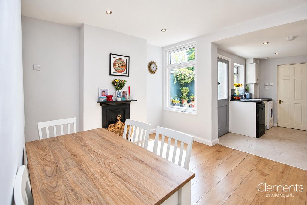 Property photo 2 of 13 d37c8A6B-3c90-42Be-Adaa-E7A4865E66Bd.Png