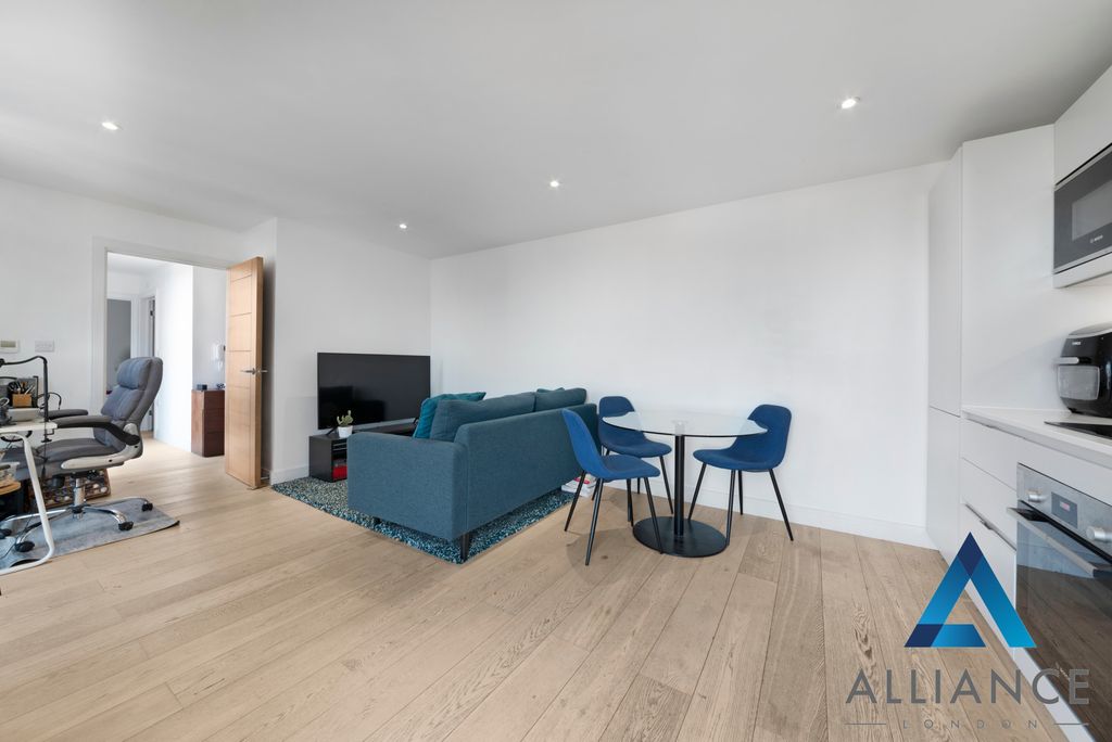 Property photo 2 of 14