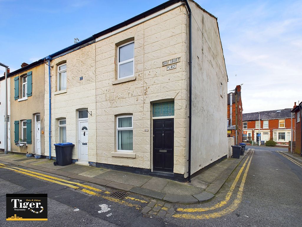 Property photo 1 of 15 Cam03440G0-Pr0260-Still015