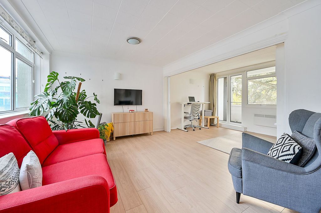 Property photo 2 of 14