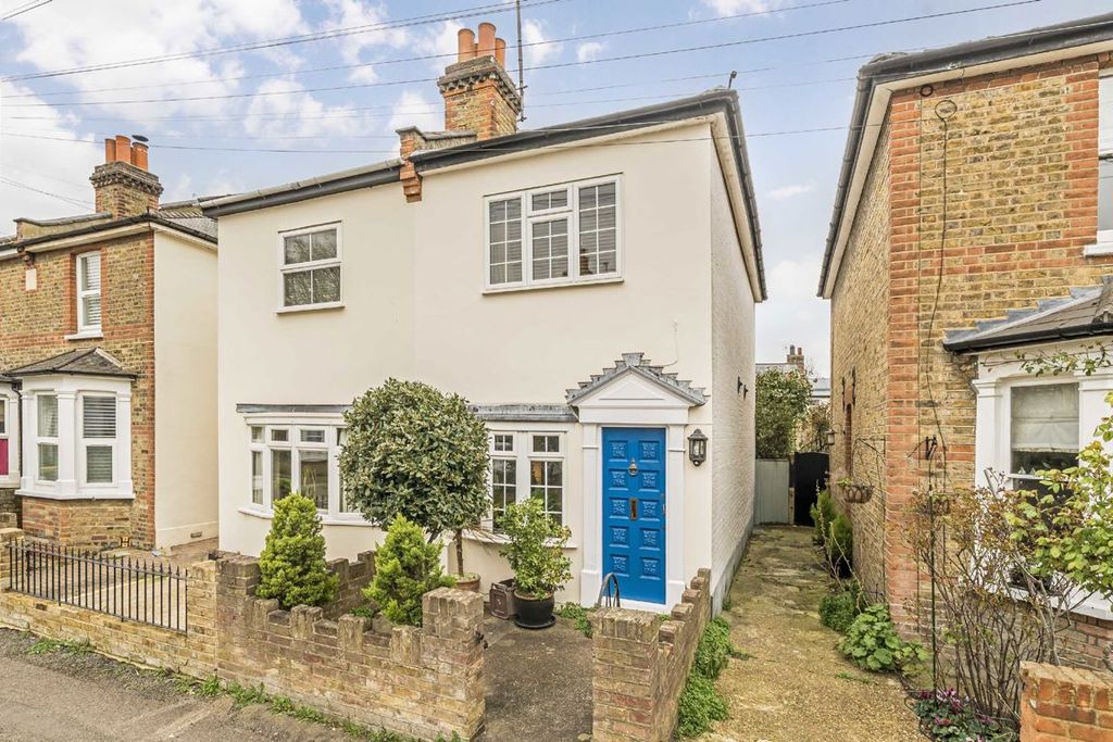 Property photo 1 of 8