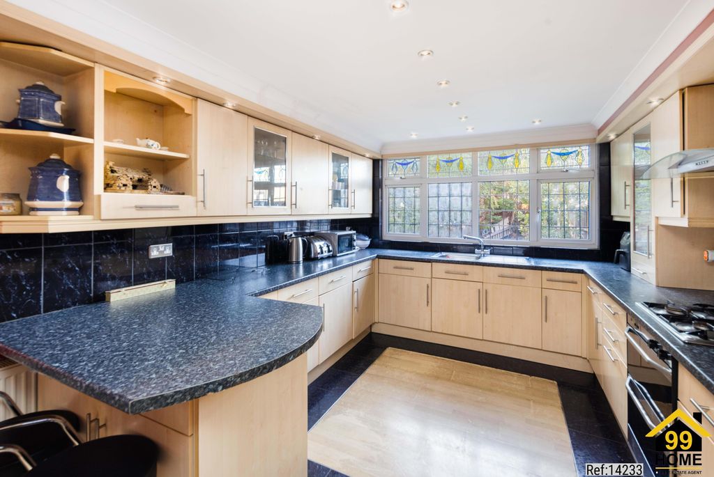 Property photo 3 of 22 Photo 2