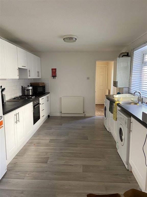 Property photo 3 of 5 Kitchen 1.2.Jpg