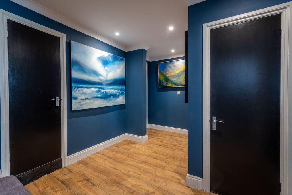 Additional image 5 of 2 bed flat for saleImperial Court, Lynton EX35