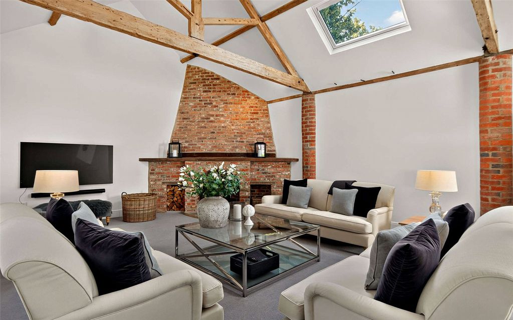 Property photo 3 of 24 Sitting Room