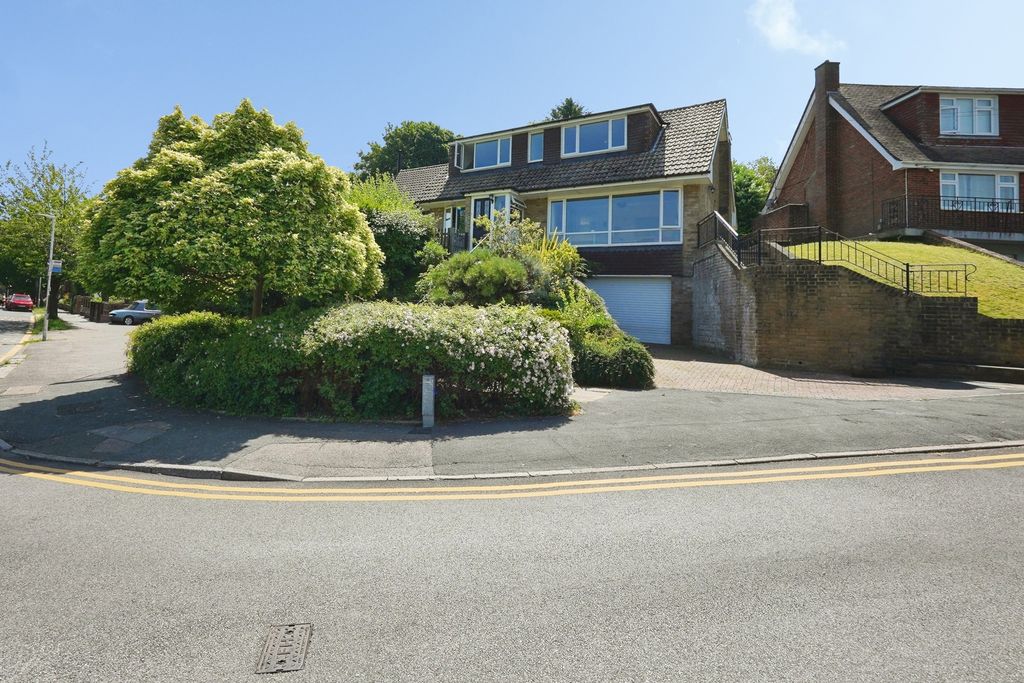 Property photo 1 of 34 Pbox-Img.Jpg