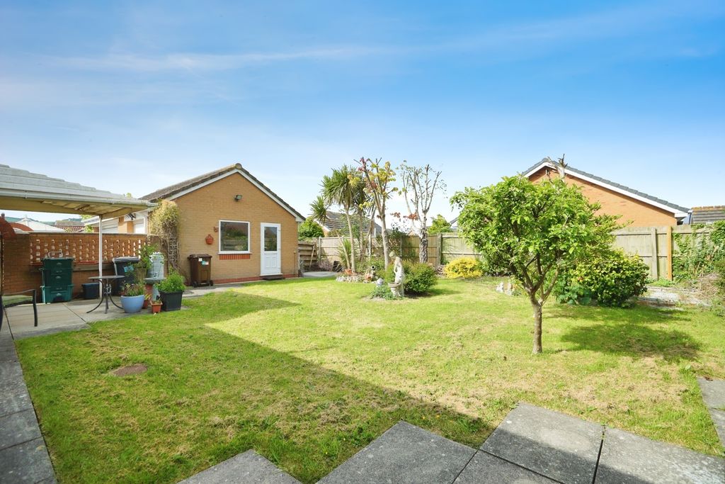 Property photo 2 of 17 Photo