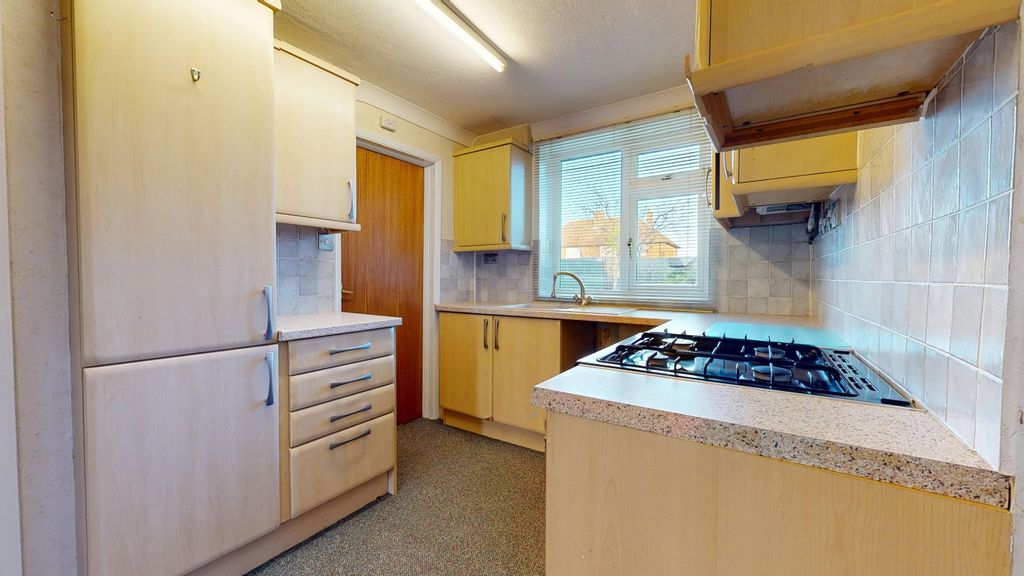 Property photo 3 of 12 4659173