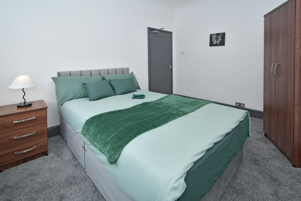Property photo 3 of 16 Room 2 - Double Room