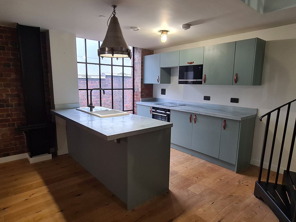 Property photo 2 of 6 Kitchen