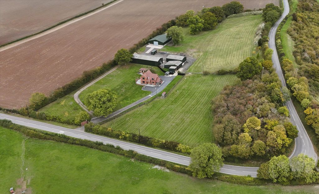 Property photo 2 of 23 Image