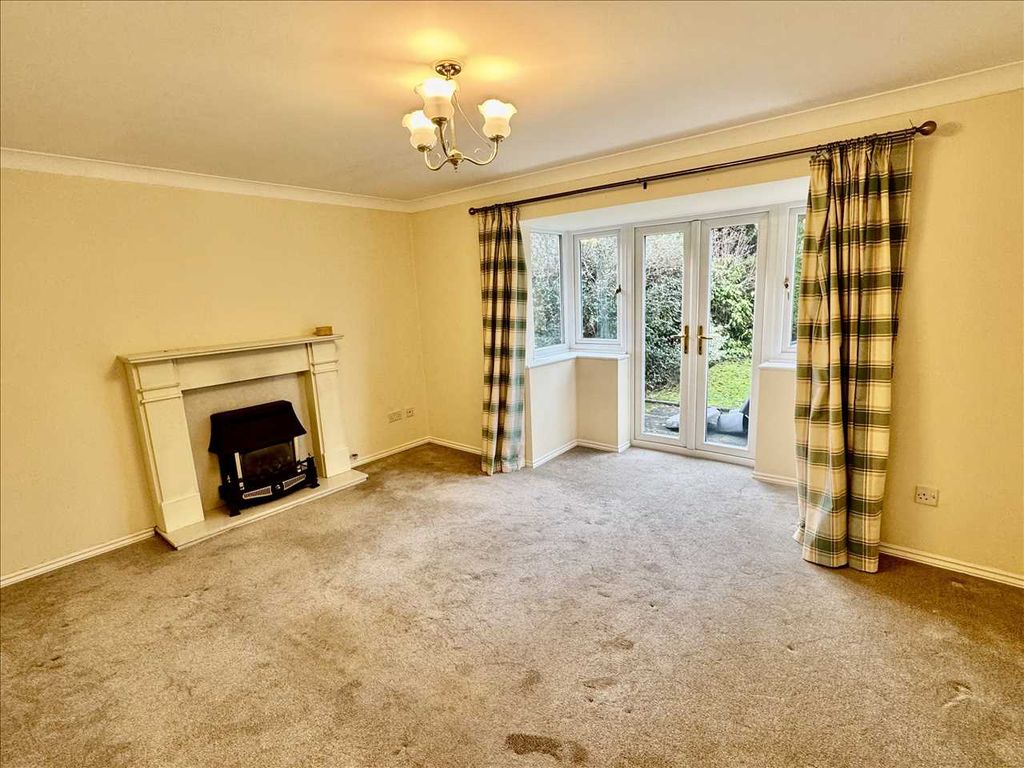 Property photo 2 of 9 Lounge