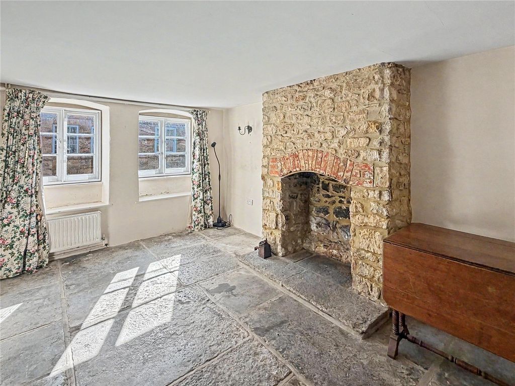 Property photo 3 of 18 Picture No. 05