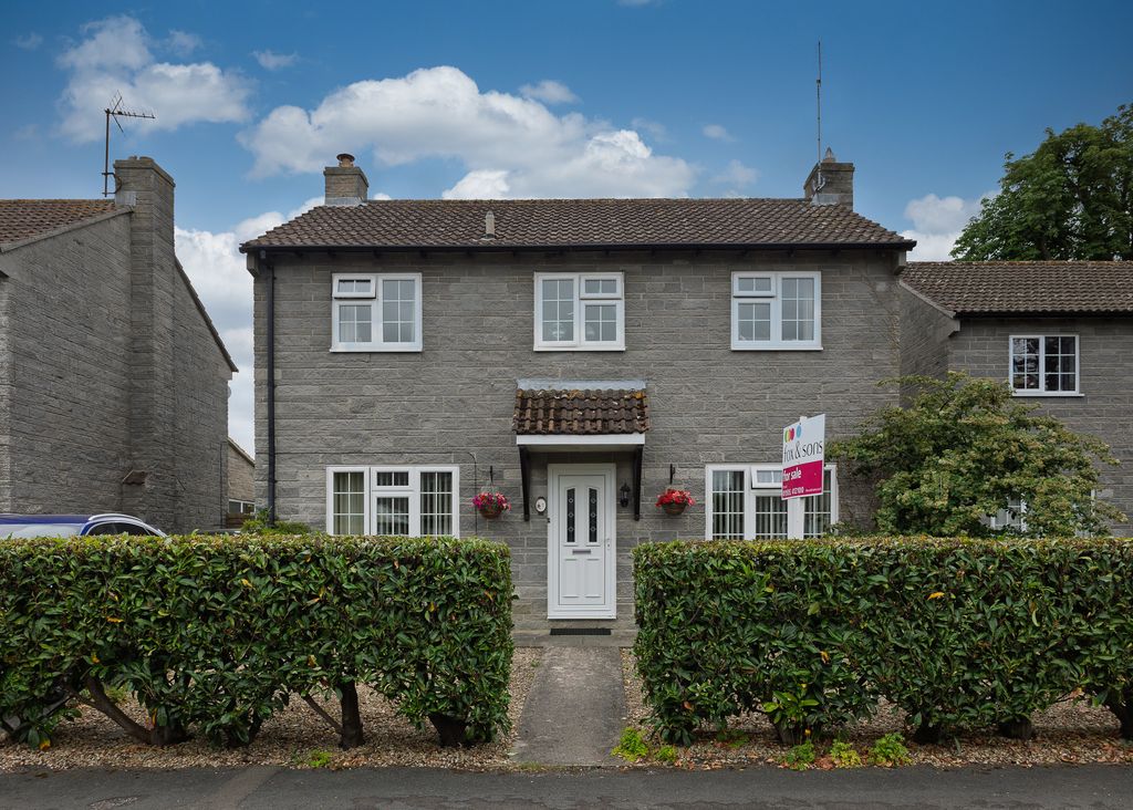 Property photo 1 of 18