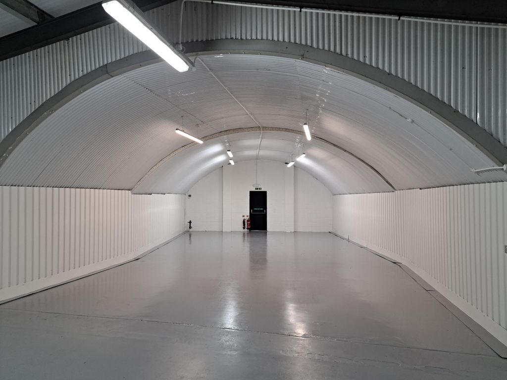 Property photo 2 of 3 An Empty Arch With White Lining