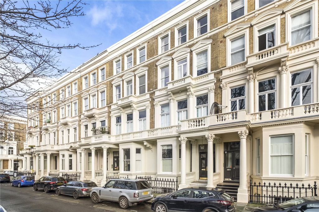 Property photo 2 of 13 Exterior