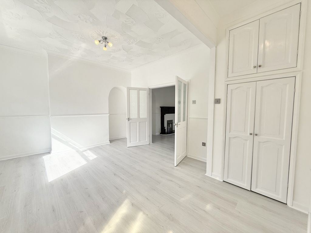 Property photo 3 of 17 Img_9671