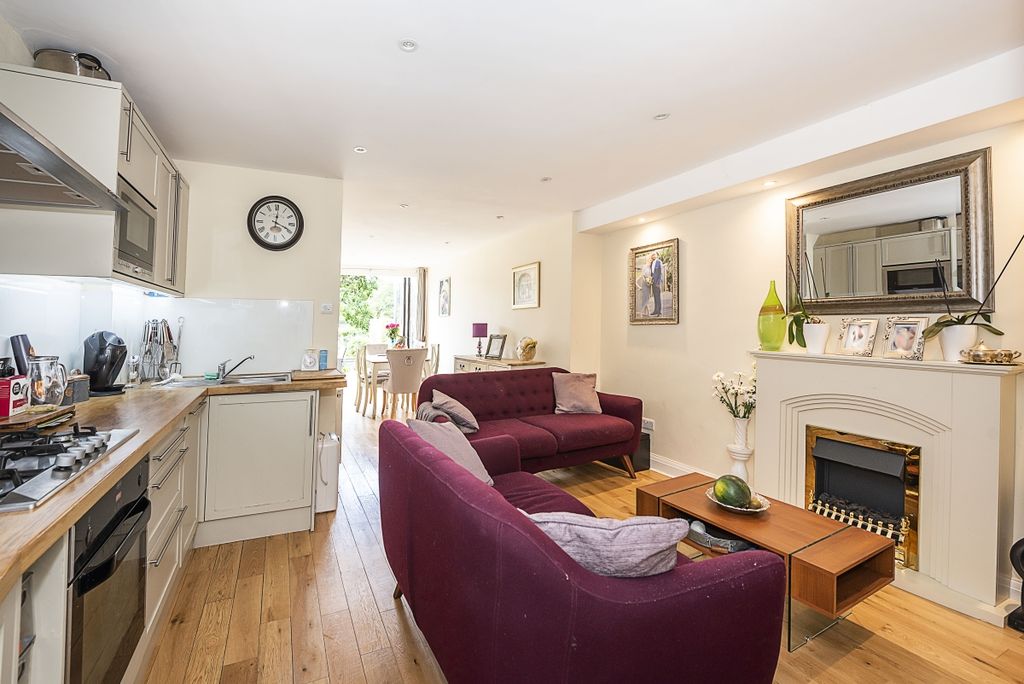 Property photo 3 of 14