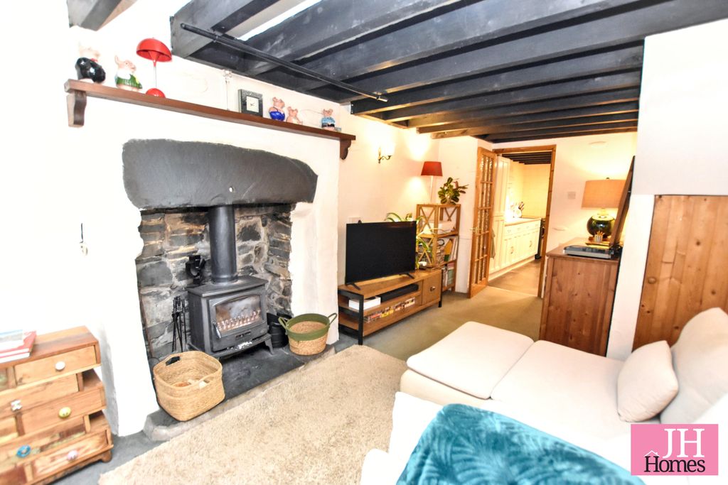 Property photo 3 of 18