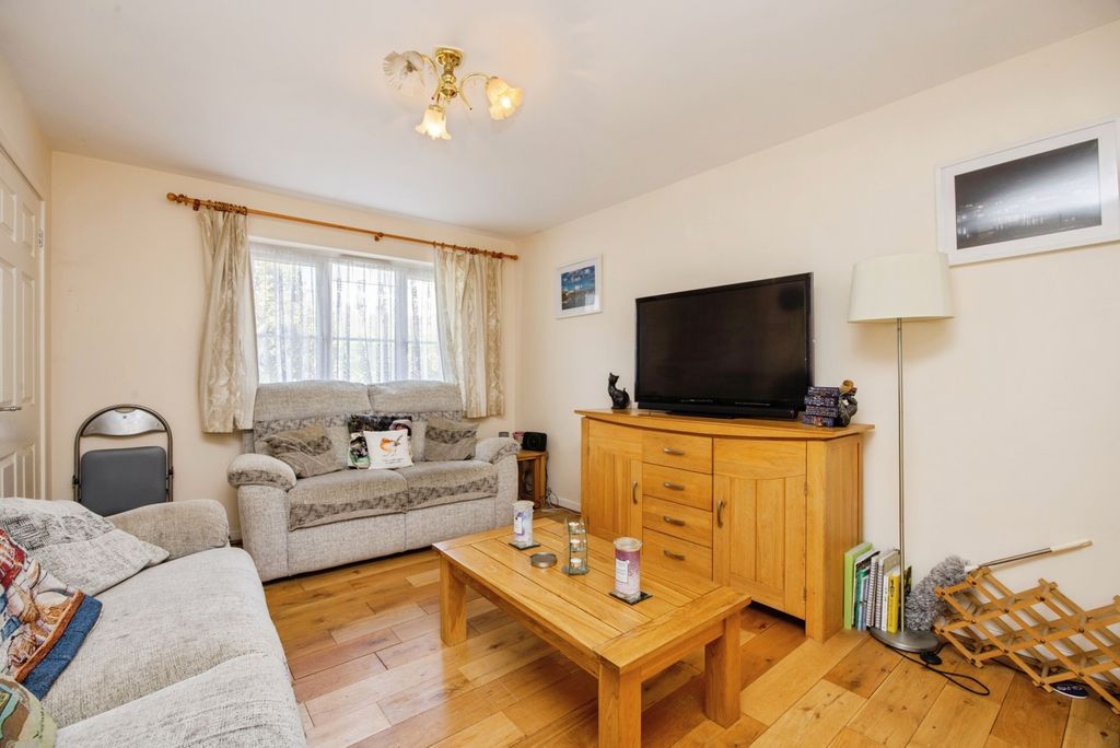 Property photo 2 of 17 Photo