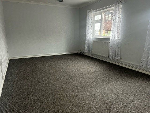 Property photo 3 of 10 Lounge