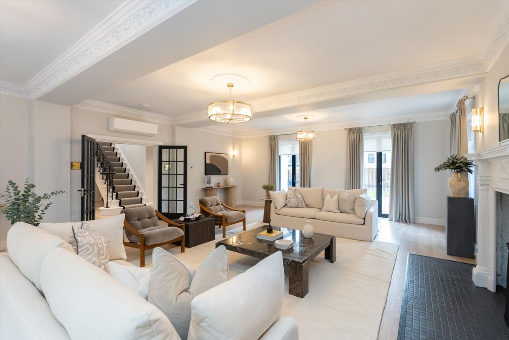 Property photo 3 of 34 Image