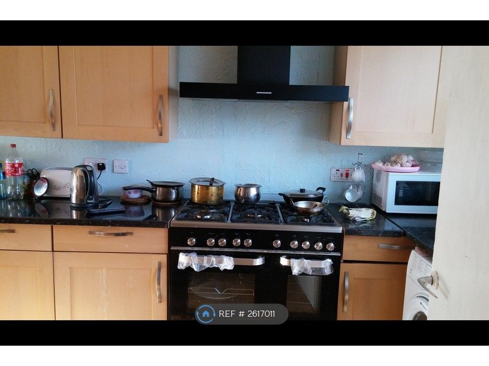 Property photo 2 of 23