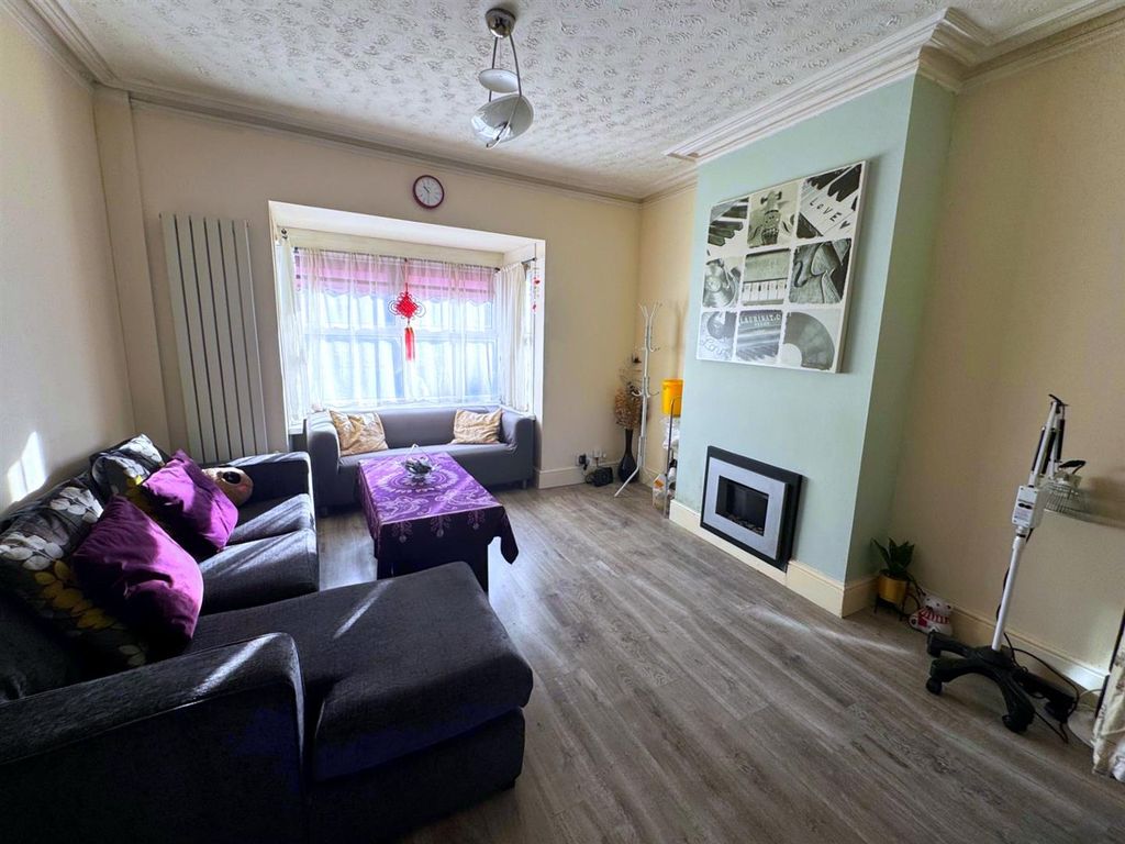 Property photo 2 of 16 138Whit8.Jpg