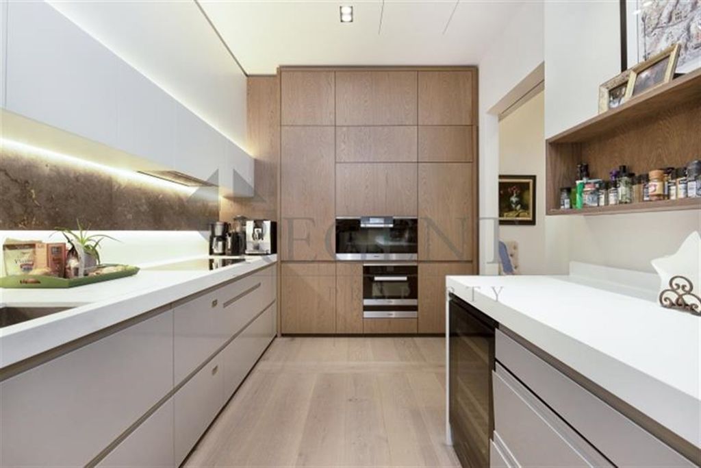 Property photo 1 of 8 (Main)