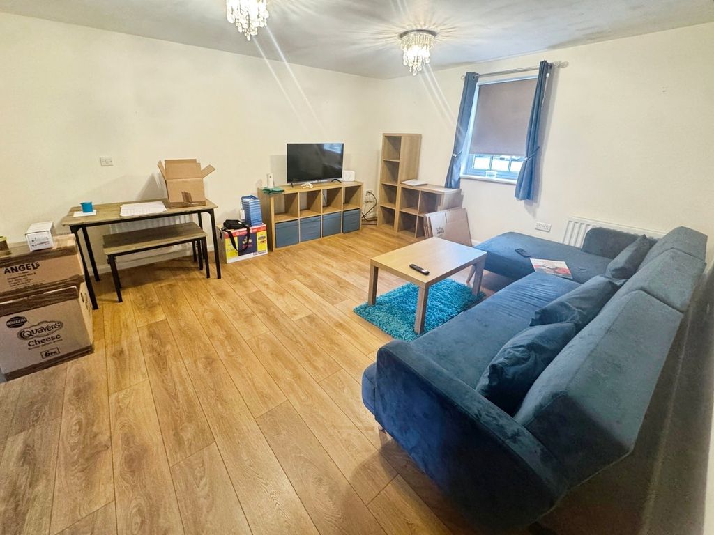 Property photo 3 of 10 Lounge/Dining Room