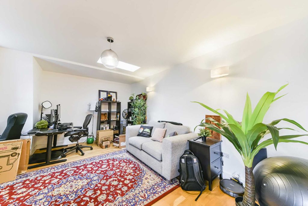 Property photo 3 of 9