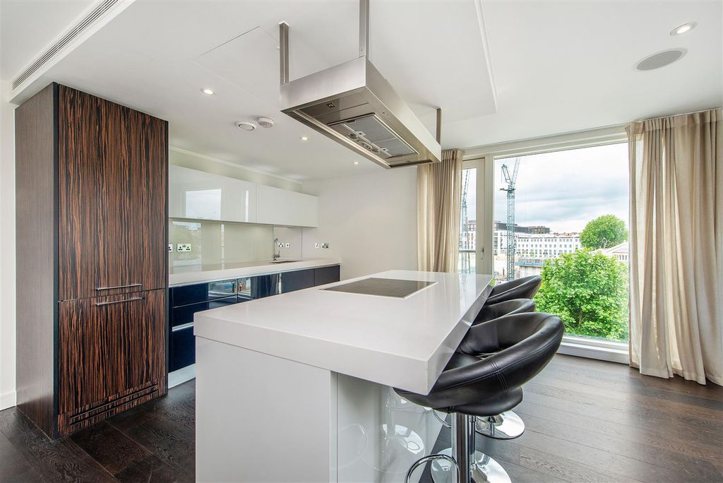 Property photo 2 of 14 Kitchen