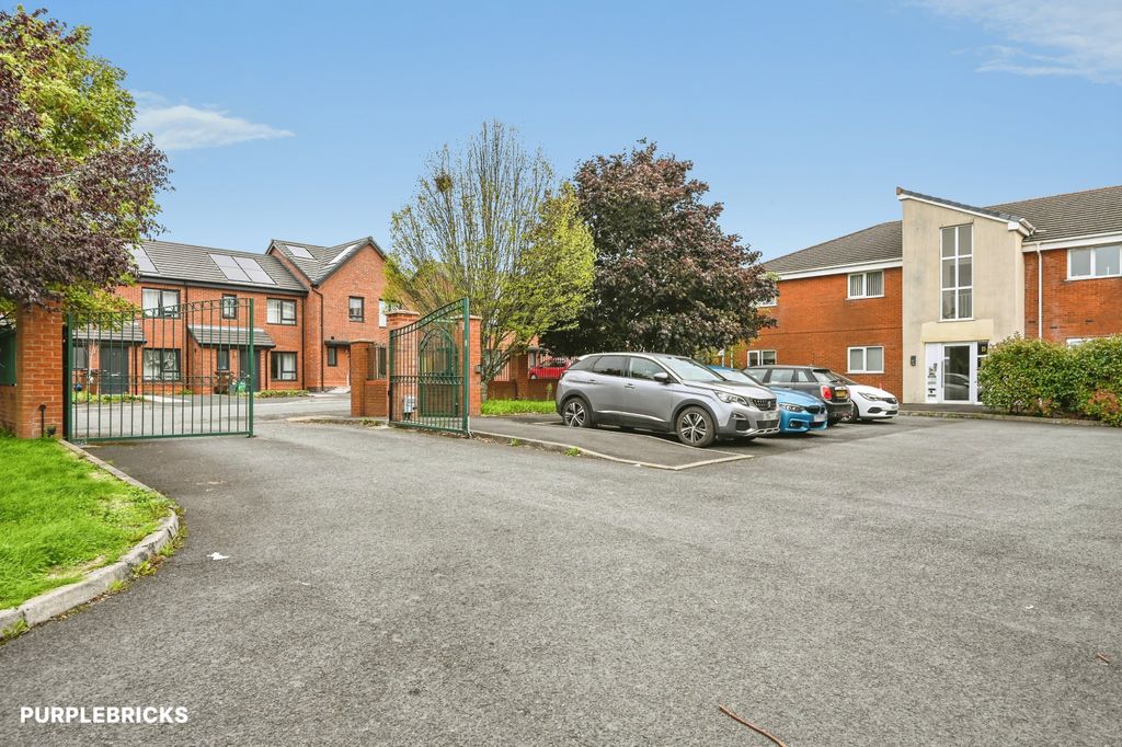 Property photo 2 of 19