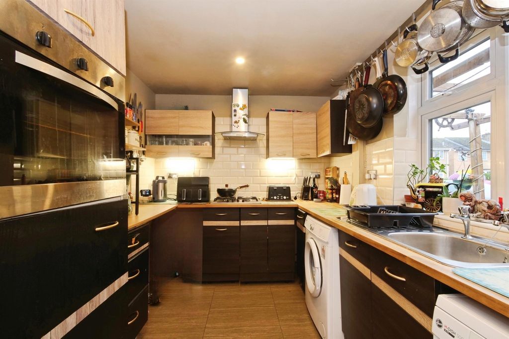 Property photo 2 of 13