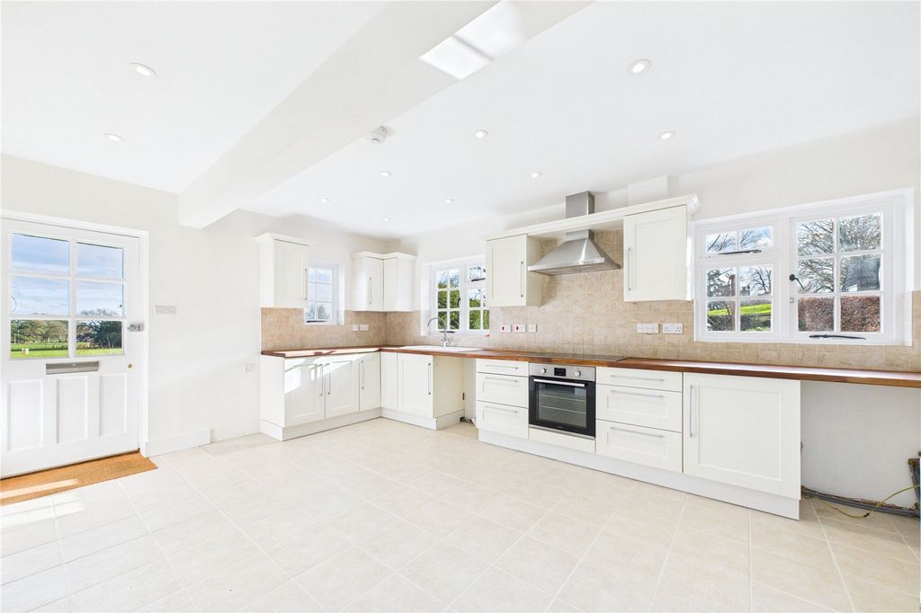 Property photo 2 of 17 Picture No. 05