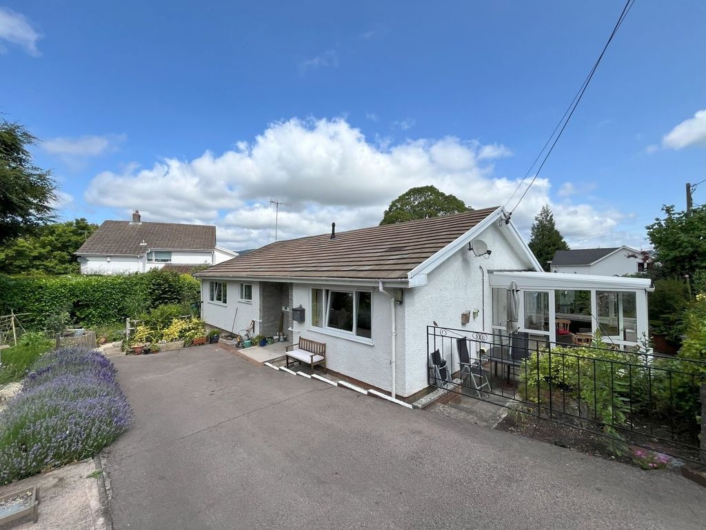Property photo 1 of 27