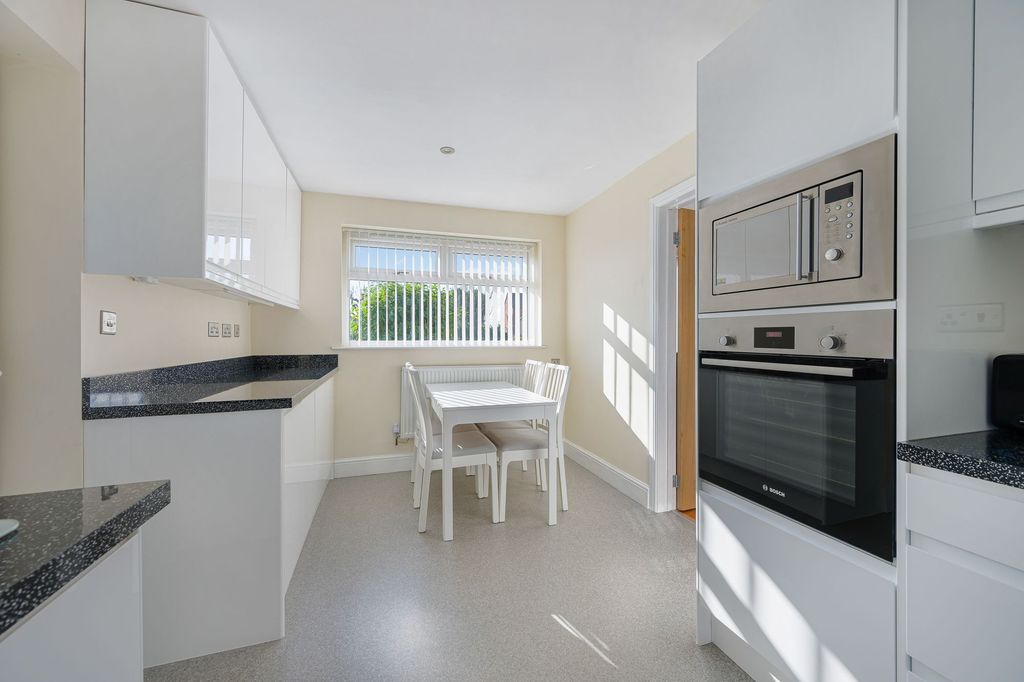 Property photo 3 of 29