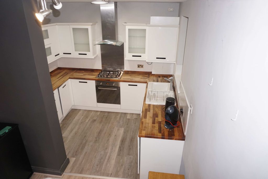 Property photo 2 of 15 Kitchen