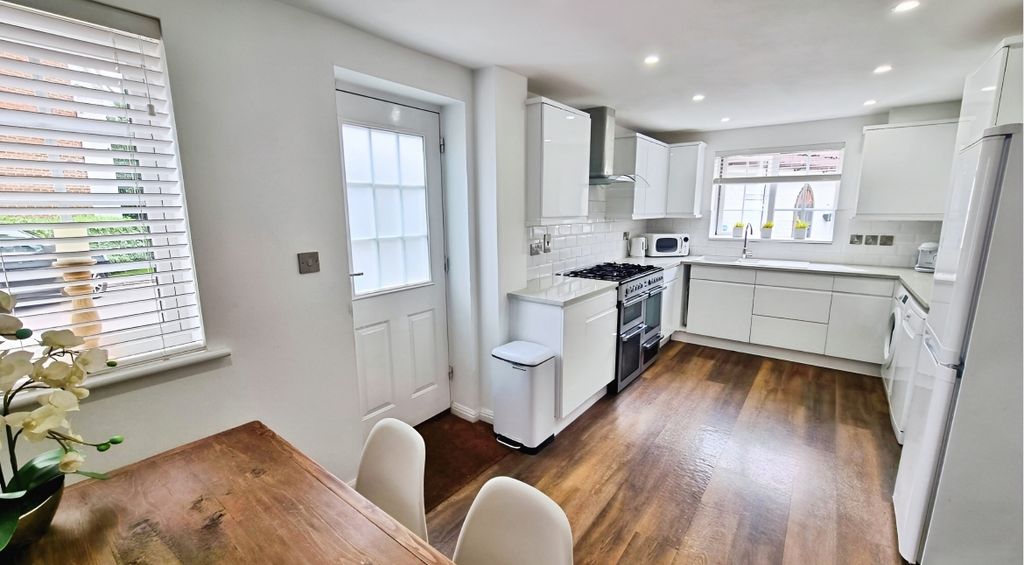 Property photo 2 of 29 0Ac6B771-Pic1