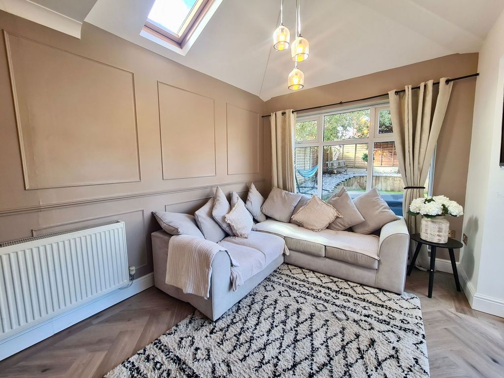 Property photo 3 of 32